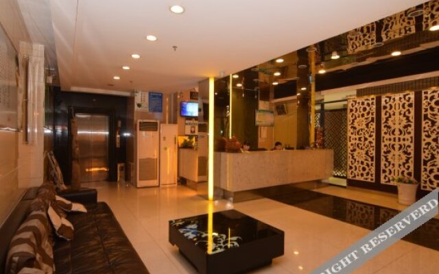 With Pealeful Fashionable Guesthouse