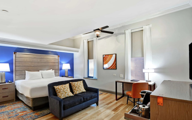 The Cincinnatian Hotel Curio Collection by Hilton
