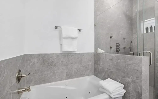 Newly Built Modern 3 Bedroom Houston Home