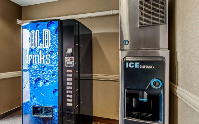 Comfort Inn & Suites Donna near I-2