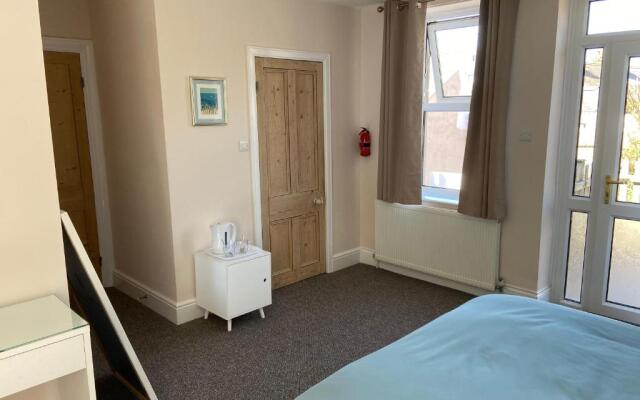 Homewood Airbnb, Combe Martin, Devon - 300m to the Beach!