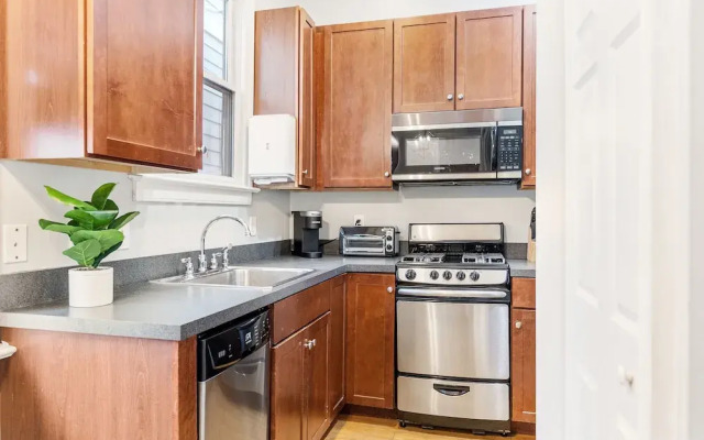 Spacious Apartment Downtown
