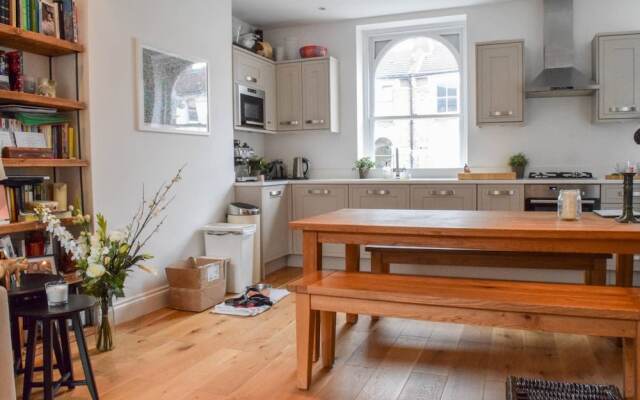 Stylish And Modern 1 Bedroom Flat In Finsbury Park