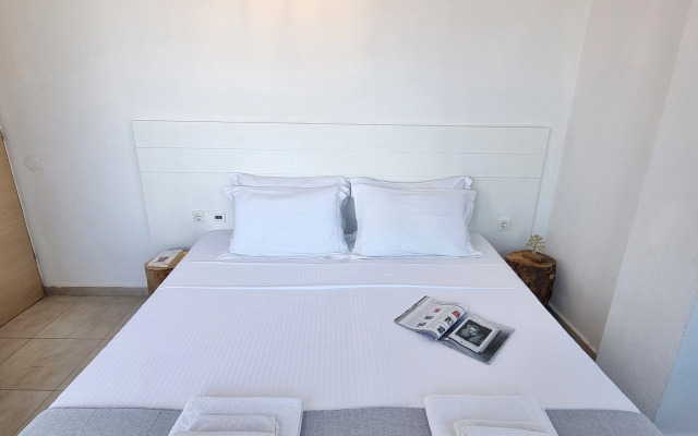 Bungalow White Apartments and Suites