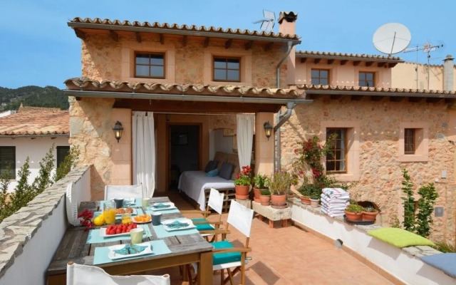 Mallorca traditional stone village house