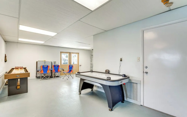 Waterfront Gem: Crystal River Family Home