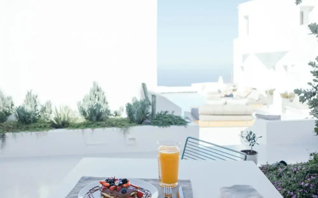 Akra Suites & Spa