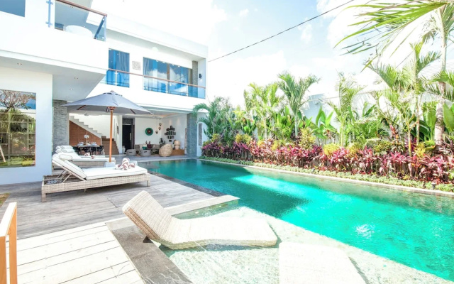 Chic 2BR Villas, Brawah Hub, 300m to Coastal Bliss – Pool – Kerobokan Kelod