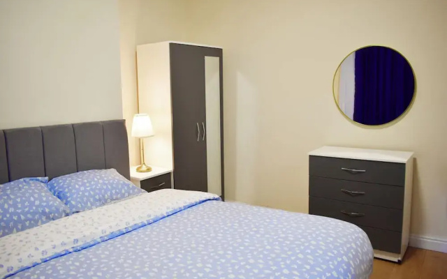 Bedroom in Apartment Walkable china town