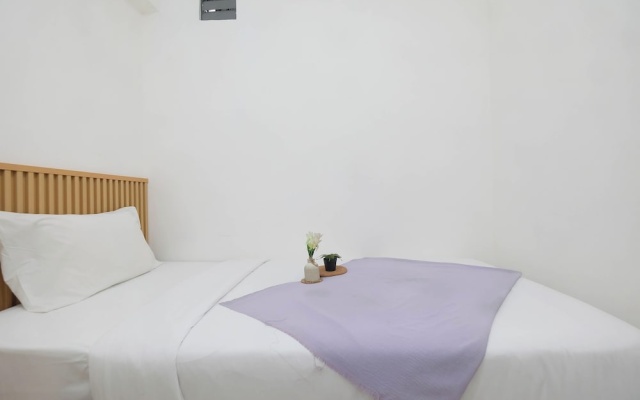 Compact With Minimalist Designed 2Br At Bassura City Apartment – Guest Rooms – Jakarta