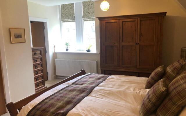 Loch Ness Moat House Apartments