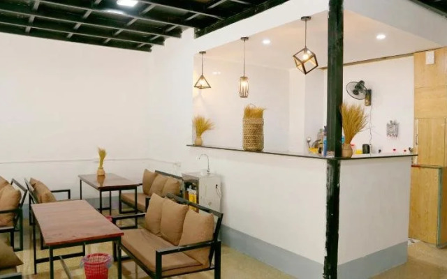 Giang Son Hostel