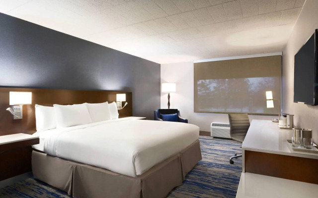 Skyline Hotel Detroit Airport, SureStay Collection by BW