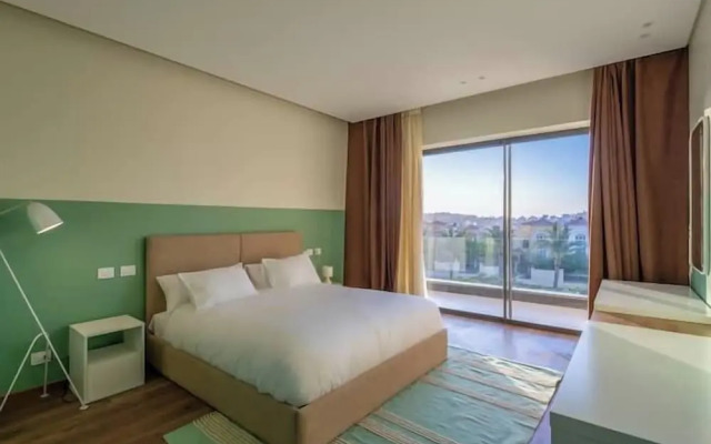 Lourina at Lake View Residence