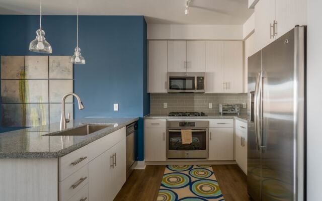 1br Luxury Apartment | Heated Pool by Wanderjaunt