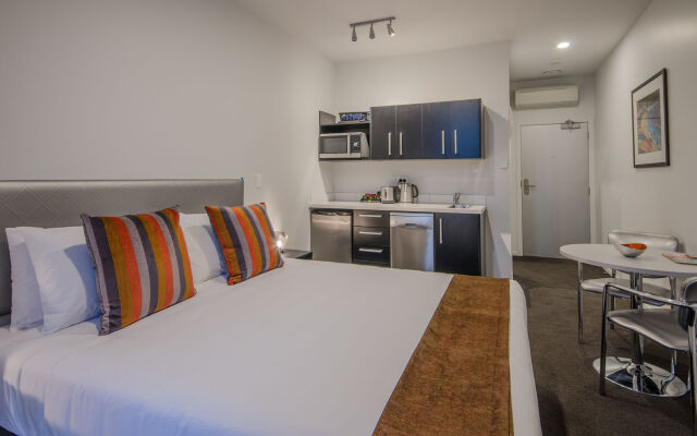 Ramada Suites Auckland, Federal Street