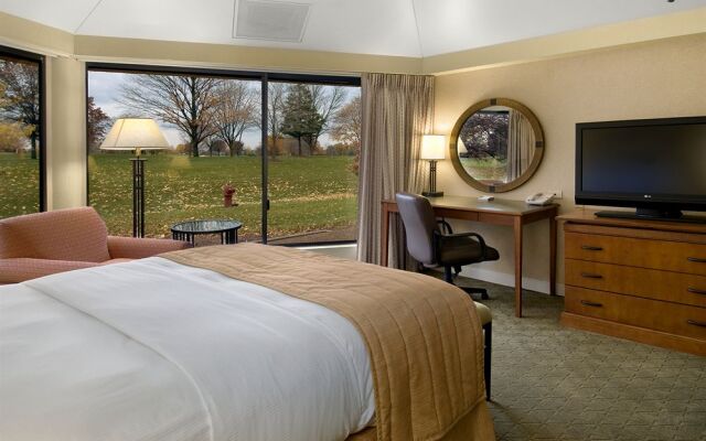 Hilton Chicago / Indian Lakes Resort