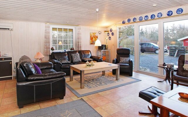 6 Person Holiday Home in Hemmet