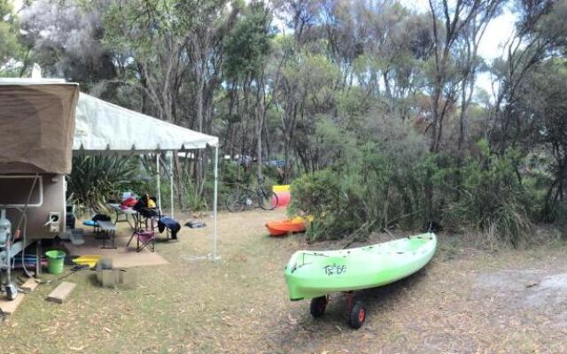 Crayfish Creek Van & Cabin Park