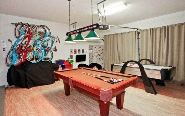 241 Las Fuentes Drive 6 Bedroom Home by Redawning