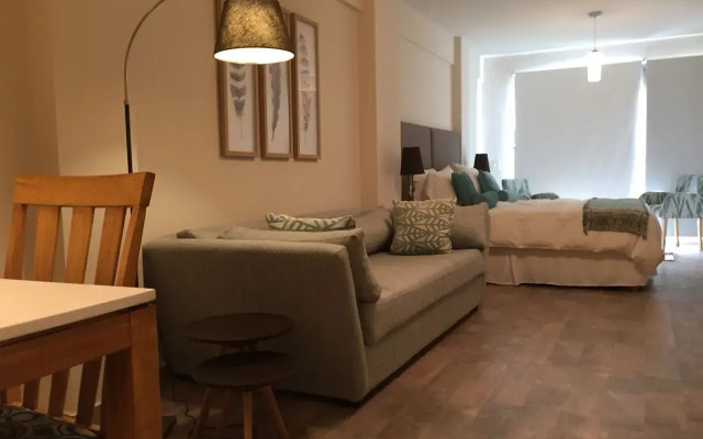 Urbana Suites & Studios 440