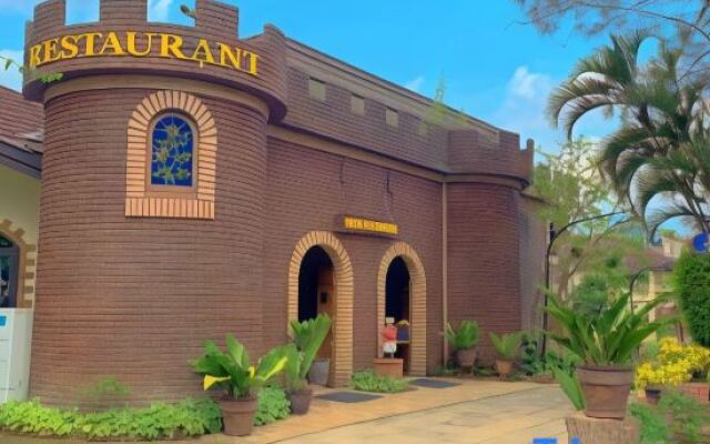 Taman Sari Hotel Dan Resort