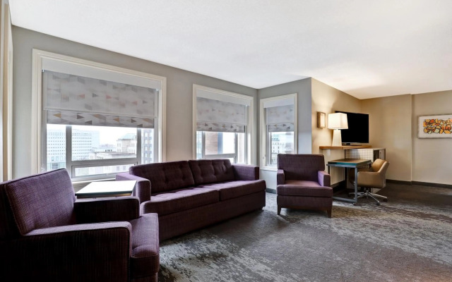 Holiday Inn Ottawa Dwtn - Parliament Hill by IHG