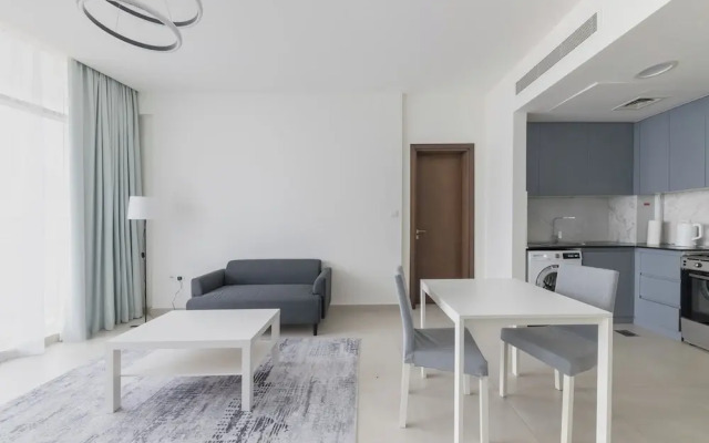 Splendid 1BR in Living Garden