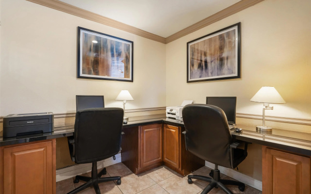 Best Western Plus John Jay Inn & Suites