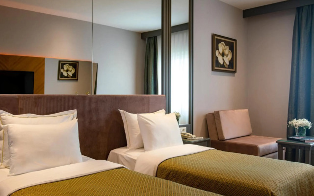 Oran Hotel
