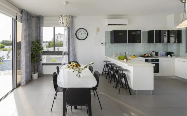 Greco Hilltop Views in Paralimni