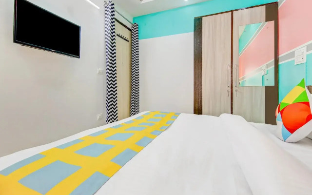 OYO Home 28827 Design Studio Huda City Center