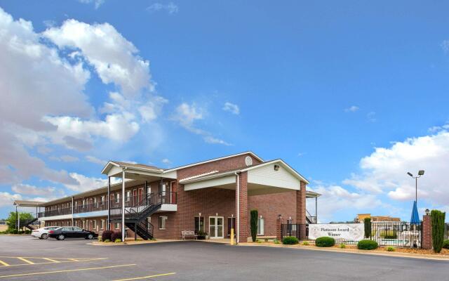 Econo Lodge Inn & Suites Searcy