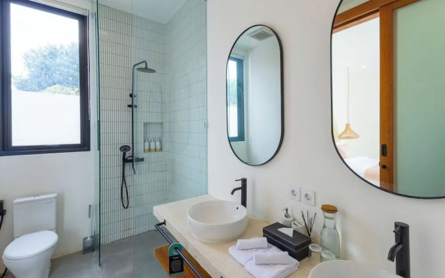 Villa Kalia 4BR Private Villa in Berawa