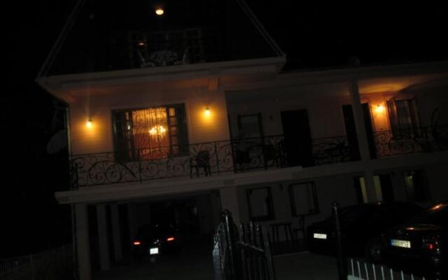 Guesthouse On Firosmani 11