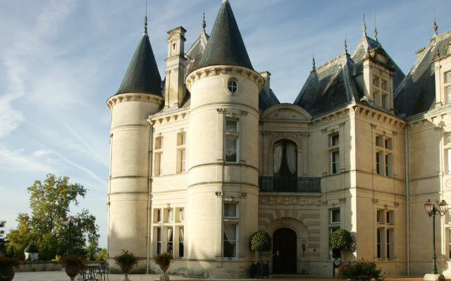 Château De Mirambeau