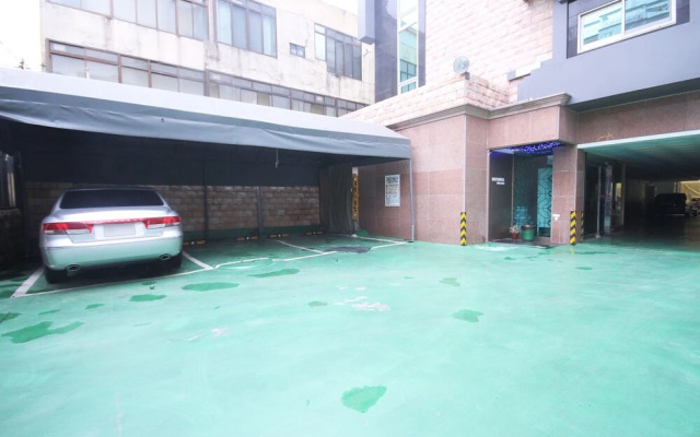 Gyeongsan Instar Hotel