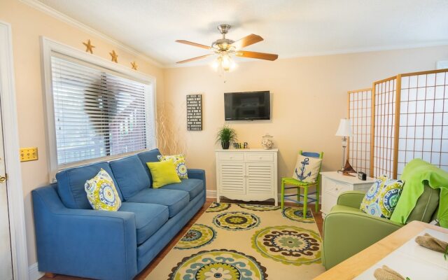 Holiday Hideaway condo