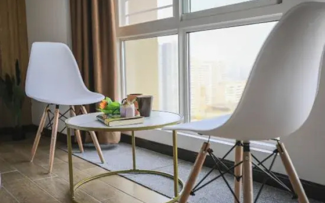 Xi'an Jiushe E-sports Cinema Designer Apartment