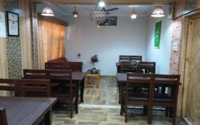 Hotel Kashmir Inn