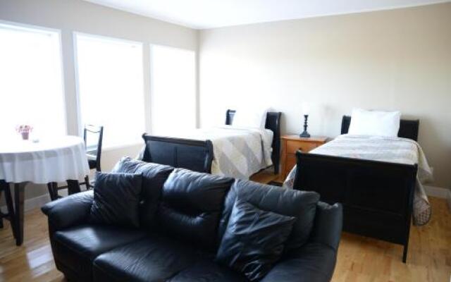 Pacific Rim Guest Lodge - Adult Only, Pet-Free