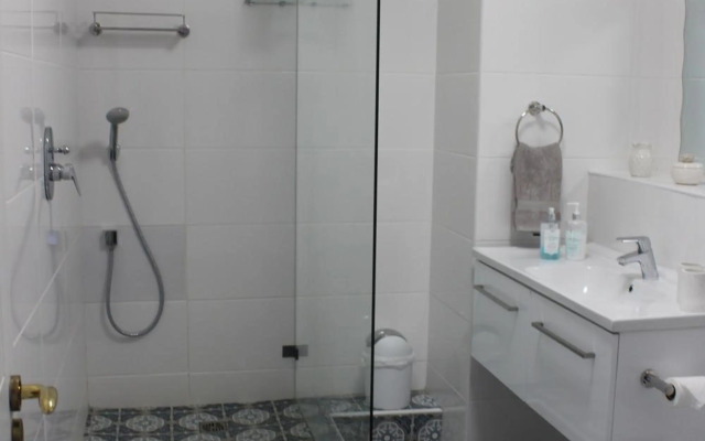 Waterfront- 11 South Quay