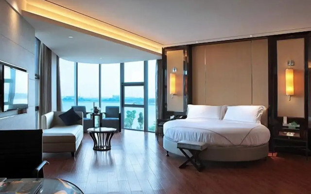 Luan Suntone Plaza Hotel