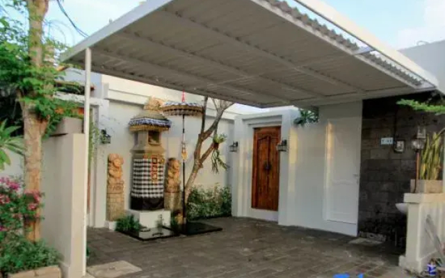 Saka Luxury Villa