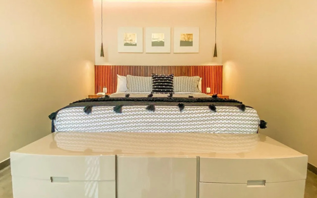 Cozy 2 BR Penthouse With Private Terrace and Jacuzzi