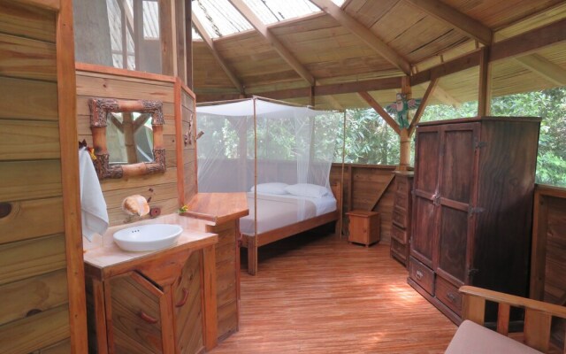 Finca Bellavista Treehouse Community