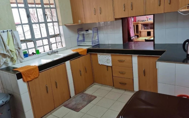 Lux Suites Weavers Haven Guest House