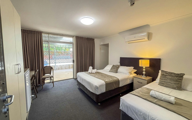 Hotel Gracelands – Guest Rooms – Parkes