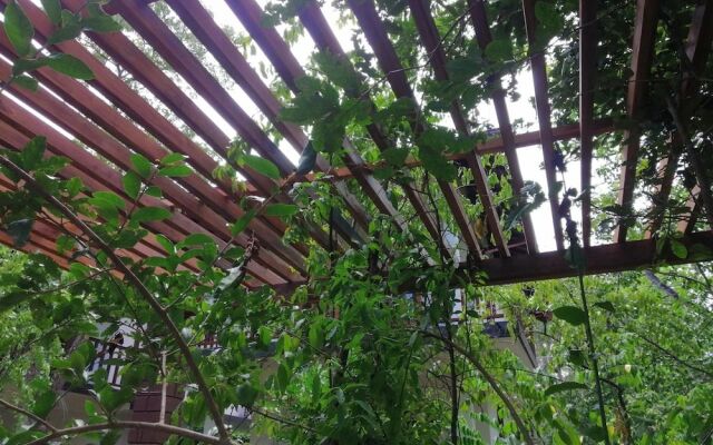 Heaven in Satin Woods Rekawa