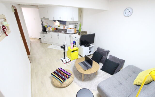 House In Hongdae 5